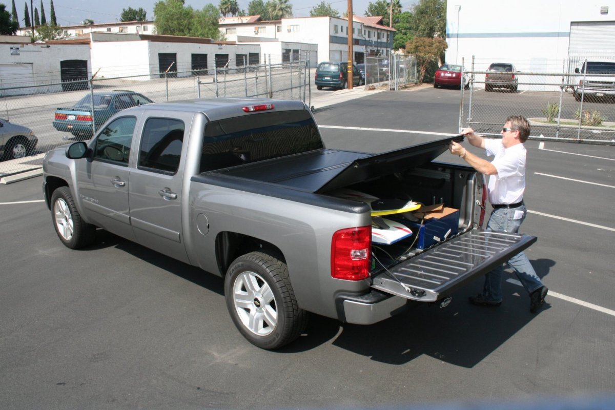 Used Bakflip G2 Tonneau Cover